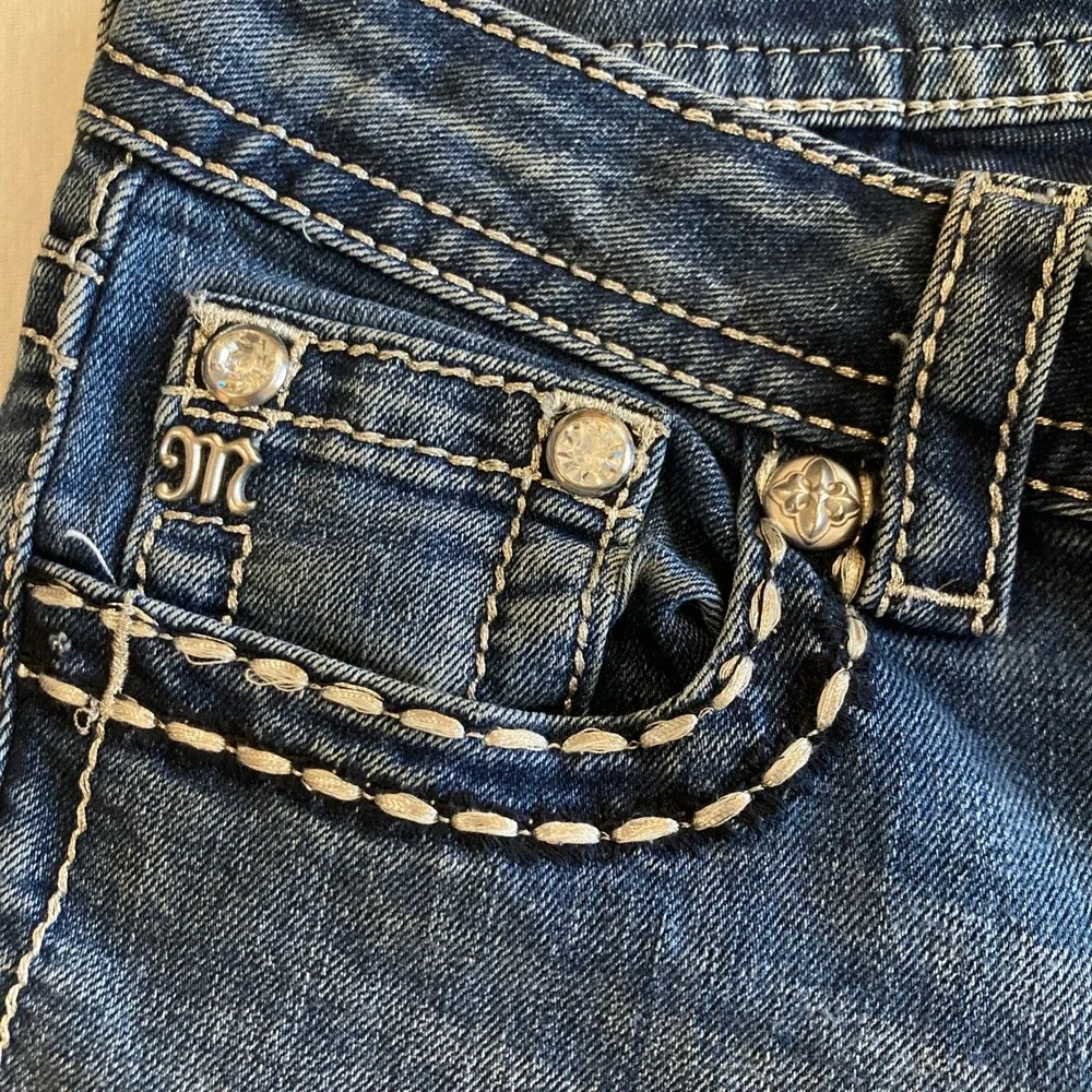 Miss Me Jeans 27 (Fit 27x29.5) Mid-Rise Skinny Jeans Blue Rhinestone Cross